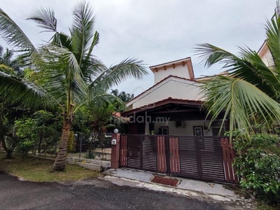 Rumah Semi-D, 2 ½ Tingkat bersama Mini Dusun @ Salak Tinggi, Sepang.