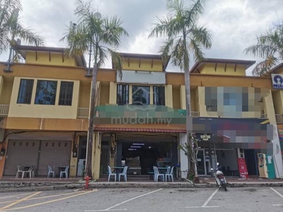 Shoplot Perdana College Heights Mantin Pajam