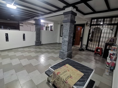 Bukit Indah Double Storey House / 4bed 3bath Partially Furnished / Easy Access to Tuas