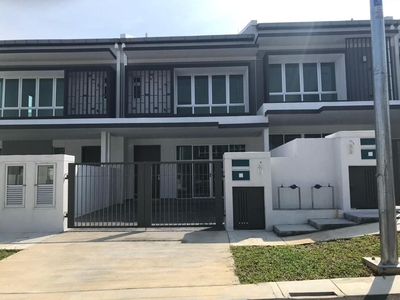 Semi Furnished 2 Storey Terrace House Adivia at Serenia City Near to KLIA and Kota Warisan For Rent