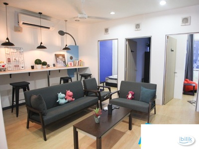 24Hours Free aircond Environment Queen hostel room for rent at Dataran Sunway, The Strand, Kota Damansara