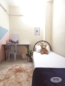 comfy 1 Month Deposit ~ Fully Furnished Single Room at Bandar Utama !!