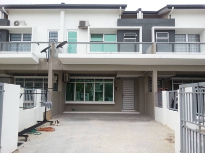 DOUBLE STOREY HOUSE (CAMELLIA RESIDENCE) AT SEMENYIH FOR SALE