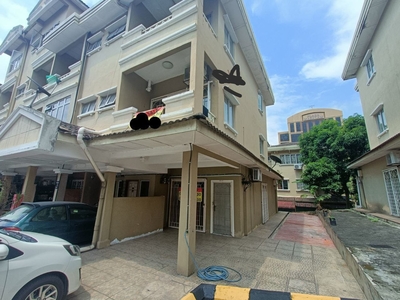 End Lot | Hot Area : 2-storey Townhouse Sri Mahligai Condominium, Seksyen 9, Shah Alam