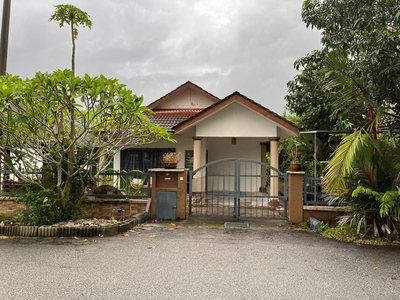 [RENOVATED & EXTENDED | NON BUMILOT] 1 STY BUNGALOW, TAMAN TASIK SEMENYIH