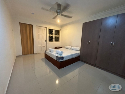 Room at Bangsar - Good location