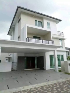 Seri Kembangan - Hill Top Luxury BIg house ! 44x90 ! Freehold & individual title