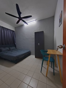 Setia Indah Middle Room For Rent(Landed House)