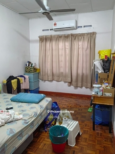Subang jaya Good year court apartment with facilities n lift for Rent