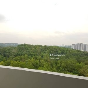 Walking distance to MRT ,2 car parking site by site