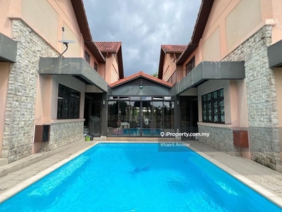 2 unit bungalows with swimming pool