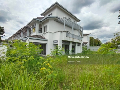 2,5 storey corner house for sale in bandar mahkota cheras.