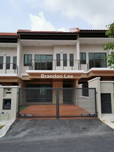 2.5 storey Luxury Linked house for Sale (renovated)