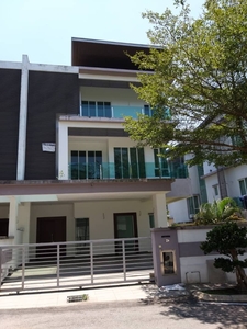 3 Storey Semi D Beverly Heights Phase 5 Ampang For Sale