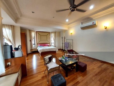 Bandar Puteri Puchong Semi-d fully extended 6rooms 7 baths for Sale