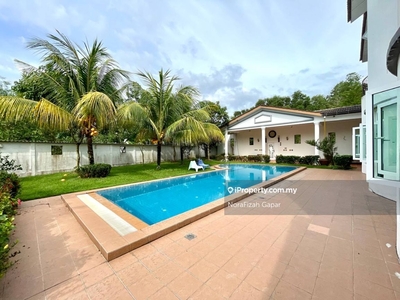 Beautiful 2 Storey Bungalow With Pool @ Bandar Bukit Mahkota For Sale