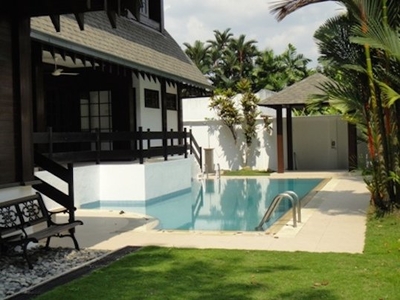 Damansara Heights - Tropical, cozy, pool