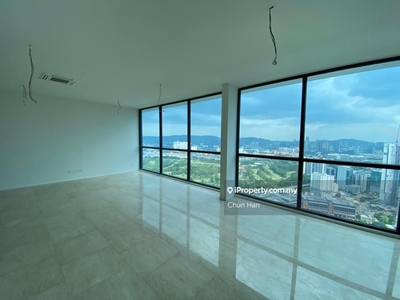Limited penthouse unit in KLCC. Spacious and Panoramic view!