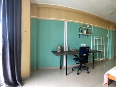 Master Bedroom c/w Attached Bathroom @ Ridzuan Condo, Bandar Sunway