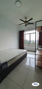 Middle Room at Springville Residence, Bandar Putra Permai