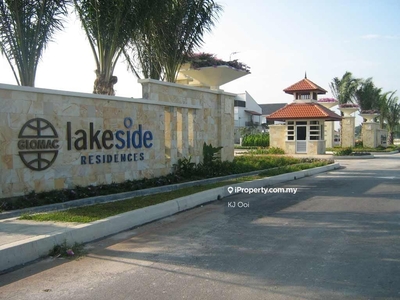 Puchong Lakeside Residence For Sale ( End Lot ) 2 Storey