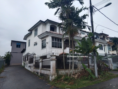 Renovated 2 storey and half corner house in Taman Bukit Jaya,Ulu Tiram