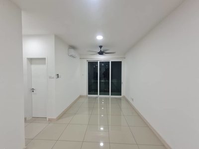 SENTUL Point Condominium For rent 2 rooms 2 baths Reno Kitchen cabinet Ready Move in