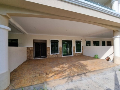 Spacious Double Storey Link House @ Jalan Warisan Indah, Kota Warisan For Rent