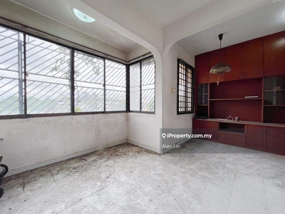 Taman Perling 2 bedrooms flat unit For Sale @ Strategic Location
