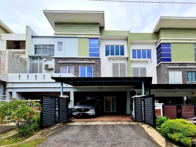 Triple Storey Terrace Intermediate @ Taman Seri Putra 3, Sg Buloh [ NEAR KTM KUANG ] [ FREEHOLD ]