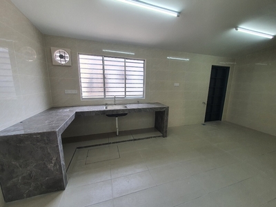 1 Story Taman Desa Semenyih For Rent, Kitchen Table Top, New Paint, 3 Room 2 Bath