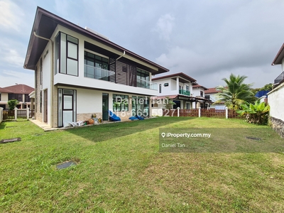 1.5 Storey Bungalow with Big Private Land Backyard