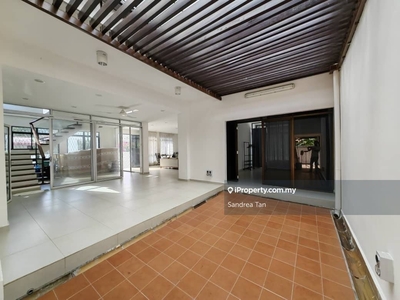 1.5-storey Semi D at Taman Cheeseman - Extended & Good Condition