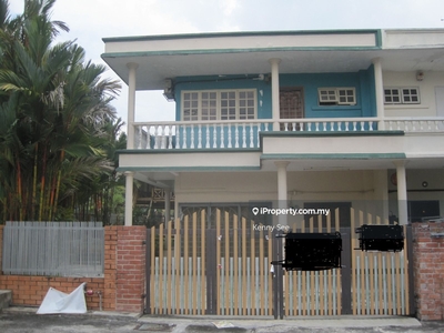 Corner 2 storey house 2680sf. 20ft side land. Gated & guarded.