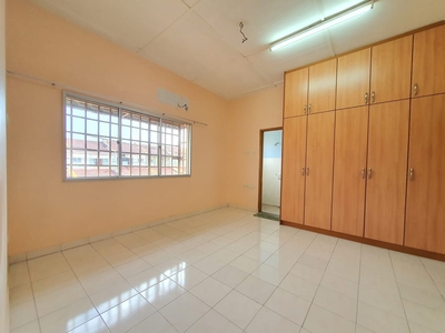 Double Storey Terrace House Pinggiran Putra for Sale. Fully Renovated