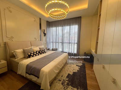 Freehold OUG Bukit Jalil Luxury Condominium