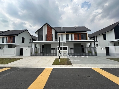 Gated and guarded 2 storey semi-d in Semenyih