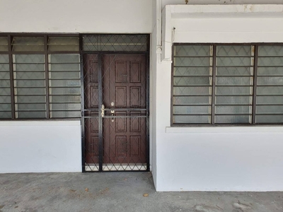 Jalan Camar, Perling, Skudai, Johor Bahru / Single storey House 22x75