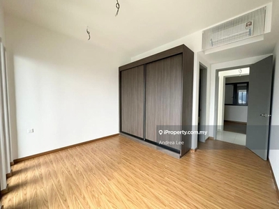 Partial Furnished , Original Condition wth 2 Single Carparks
