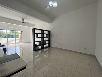 Taman Lagenda Mas, Town house, super well maintained, nice view,