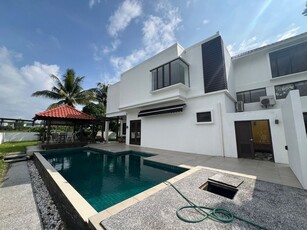 2sty Bungalow Swimming Pool at Ledang Heights