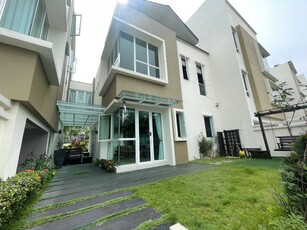 3 Storey Courtyard Villa House with Private Lift & swimming pool @ Contours Melawati KL