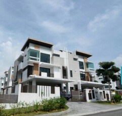 3 Storey Semi-D with -Private Lift， Sunville - Sungai Long