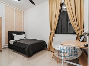 Exclusive Fully Furnished Medium Room, Walking distance LRT Kelana Jaya Line