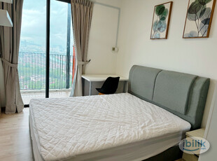 Middle Room at Emporis, Kota Damansara