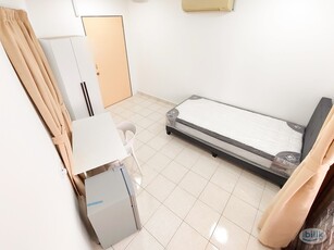 Mixed Gender Unit Single Room Rent at Kota Damansara Near MRT Surian and Shopping Mall