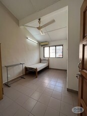 SS15 New Renovation FEMALE unit ‍ Attached Toilet Middle Room To Rent