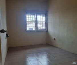 Unfurnished Master Room to Let at Taman Klang Utama, Klang