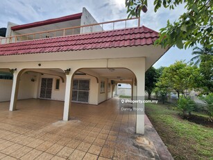 2 Storey Corner House with Extended Kitchen and Balcony