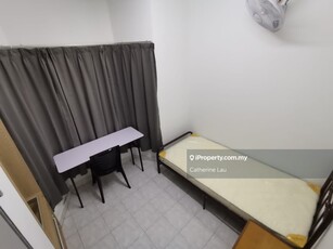 Endah Regal Condominium, Sri Petaling. Single Room
